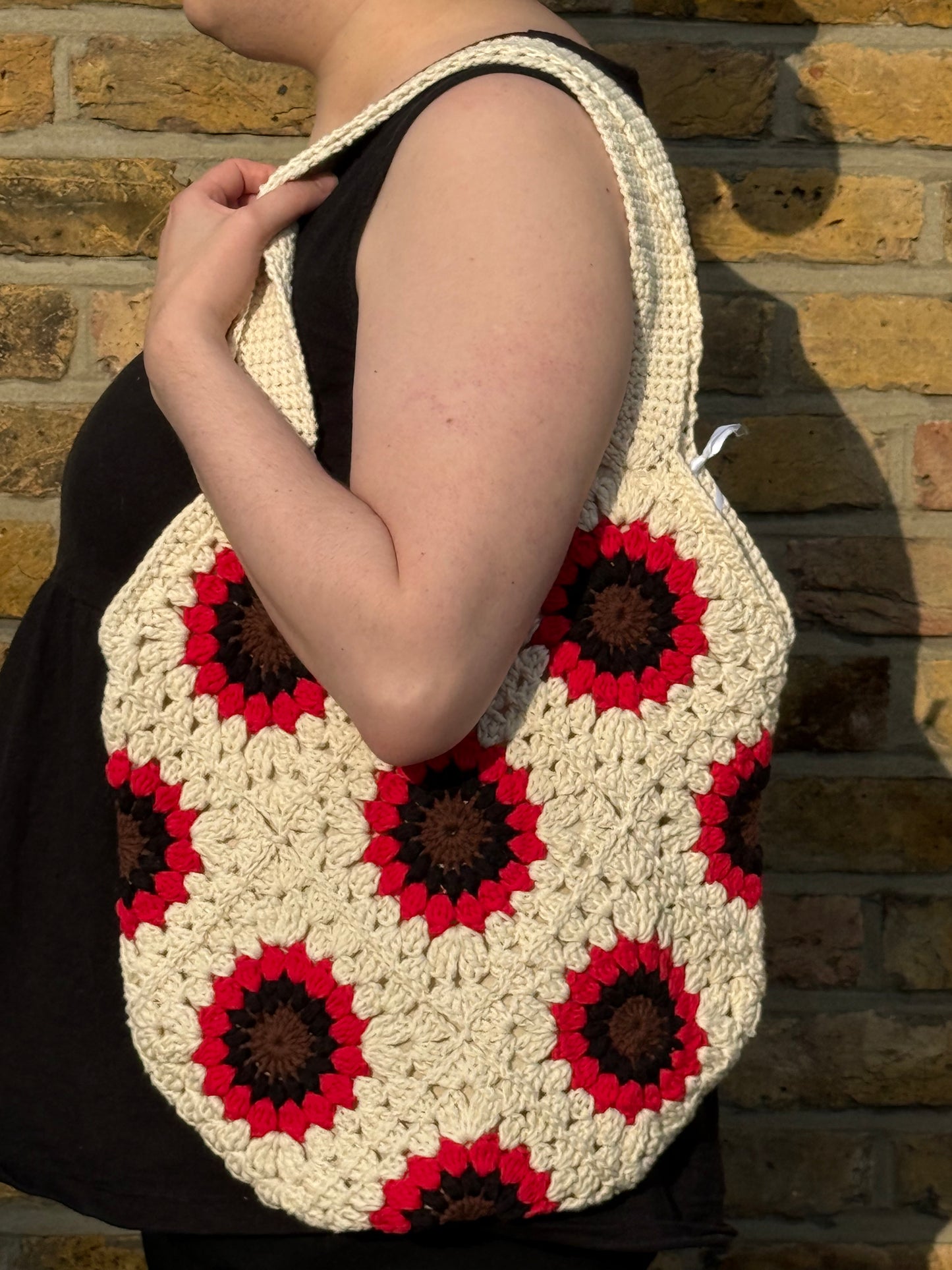 Crochet Tote Bag - Red Sunburst