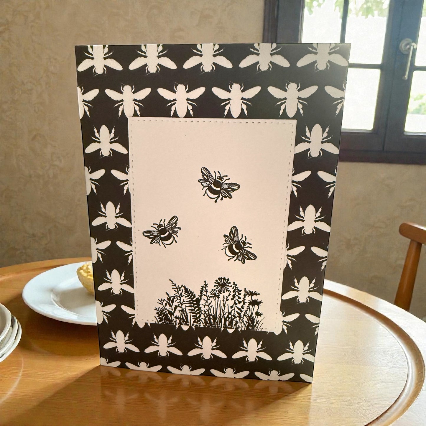 Black and White Bee Card - 5x7in