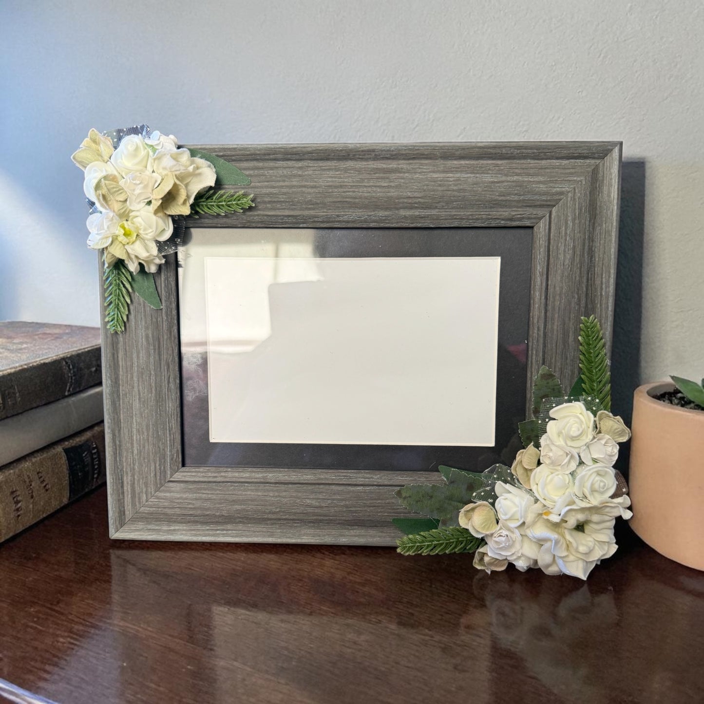 Artificial Flower Photo Frame 003