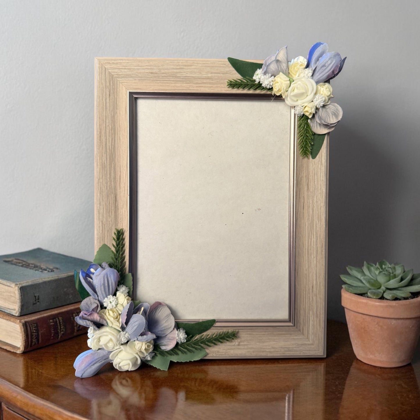 Artificial Flower Photo Frame 012